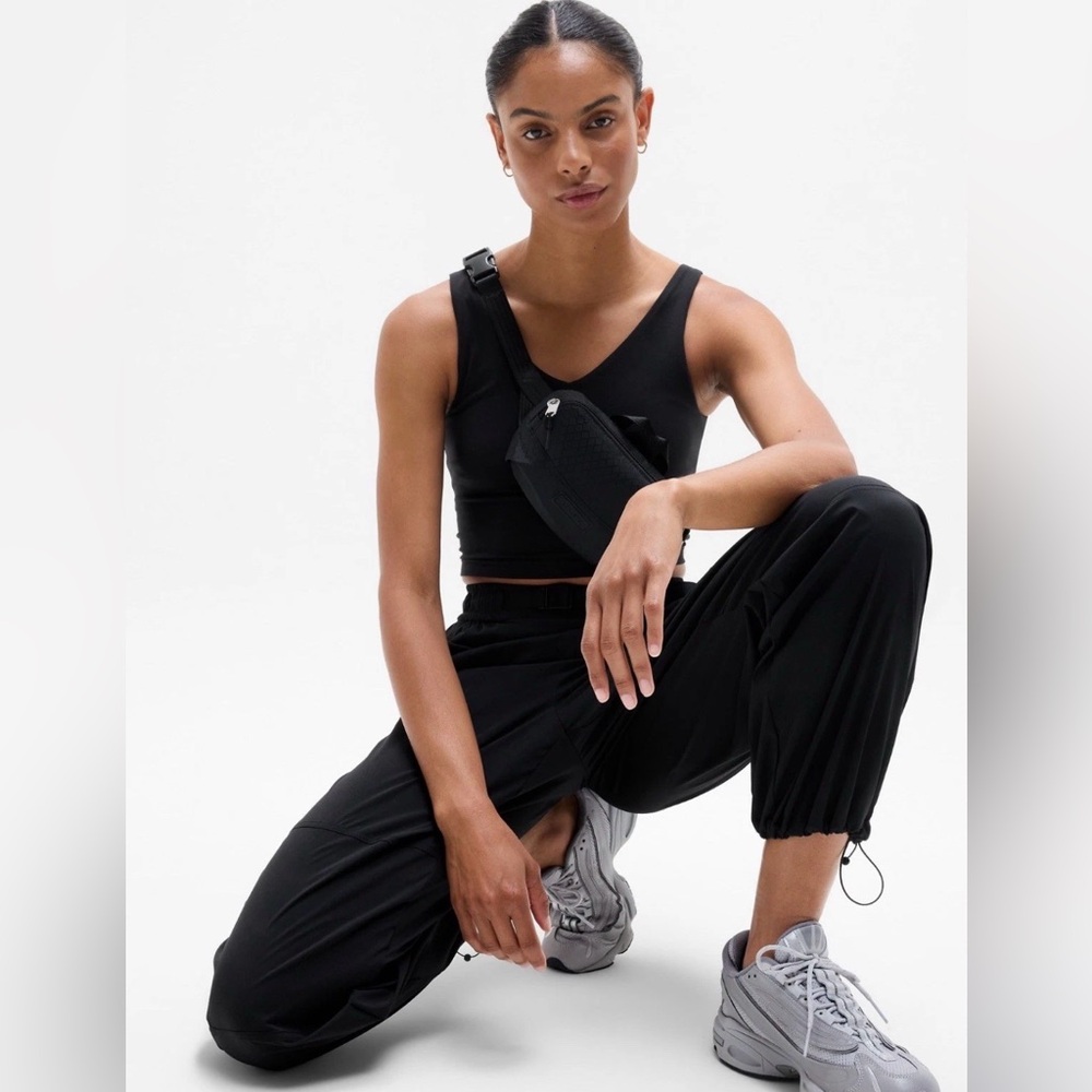 NWT Athleta highland utility pant black M